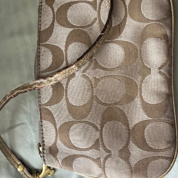 Coach lot - Picture 6 of 12